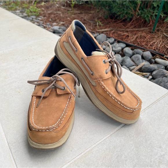 SPERRY TOPSIDERS, BOYS SIZE 6M - Picture 1 of 7